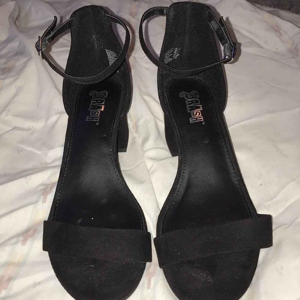 Women’s size 6 black block heel sandal